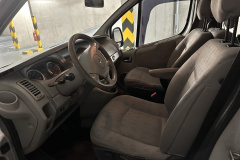 renault-trafic-stribrny8